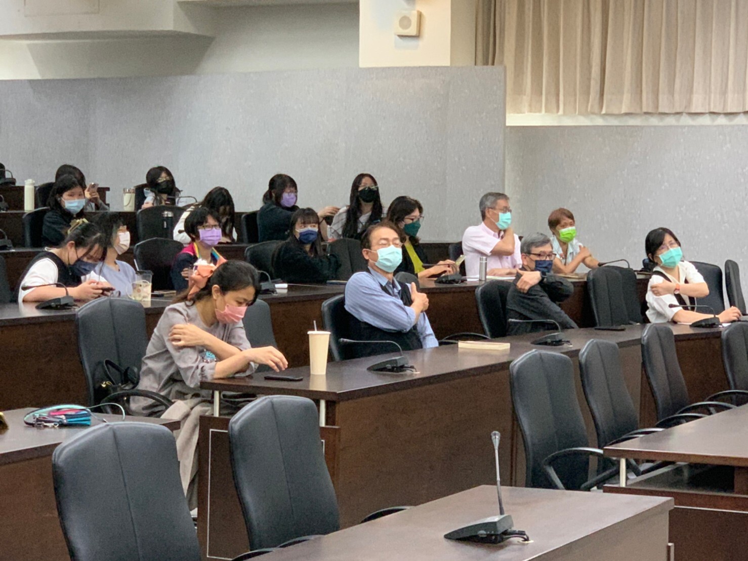 111學年度第二學期   健康講座-跟痠痛說掰掰Image