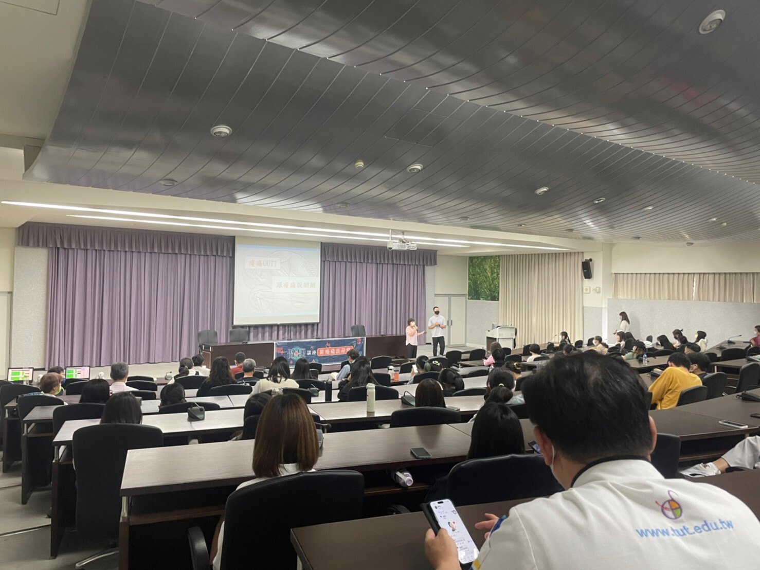 111學年度第二學期   健康講座-跟痠痛說掰掰Image