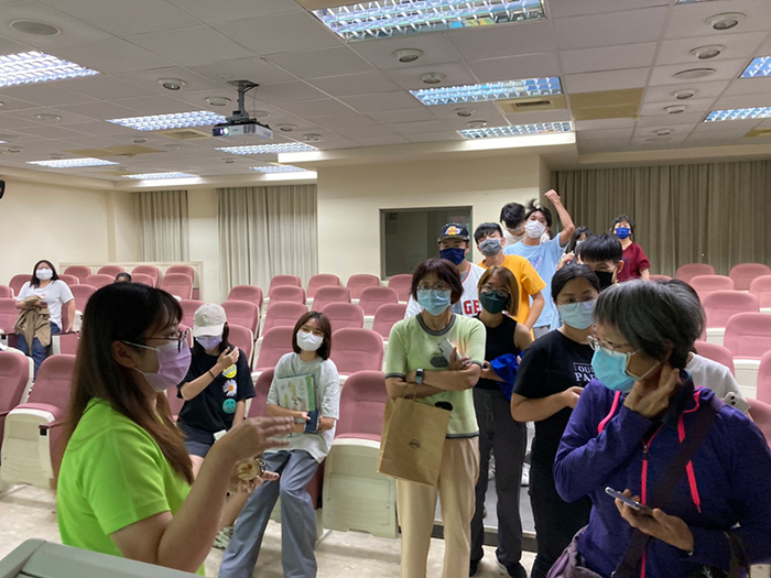 Semester 1, Academic Year 111 Environmental Education Seminar - Ecological Parks on Campus 111/10/4(2)Image