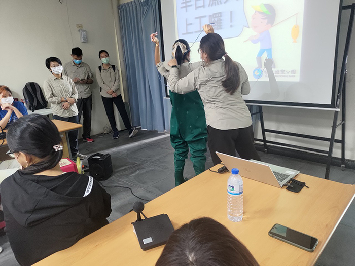 Environmental Education Activity for the First Semester of School Year 111 - Half-day Fishing Experience 111/11/25(Fri)Image