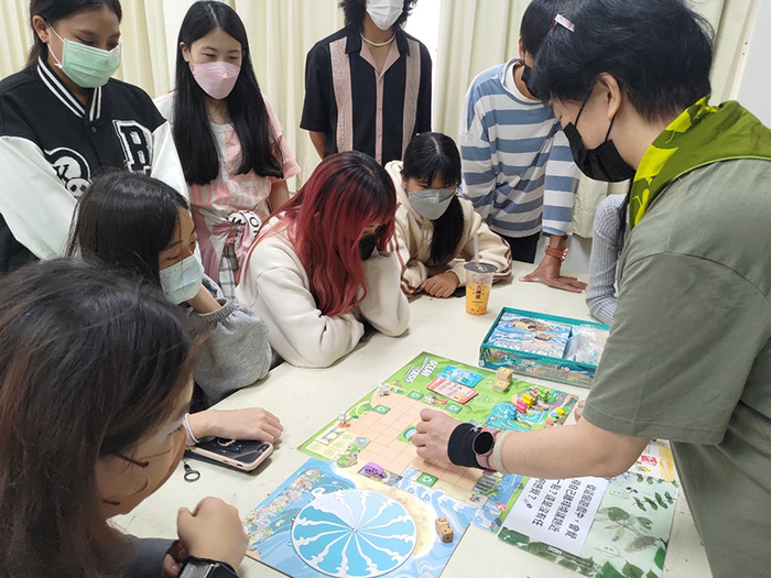First semester of the 111th school year environmental education activity 