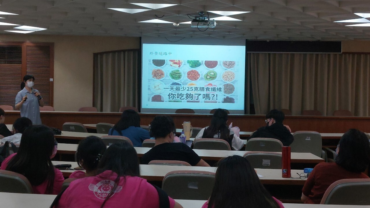 111學年度第二學期 餐飲衛生講座1Image