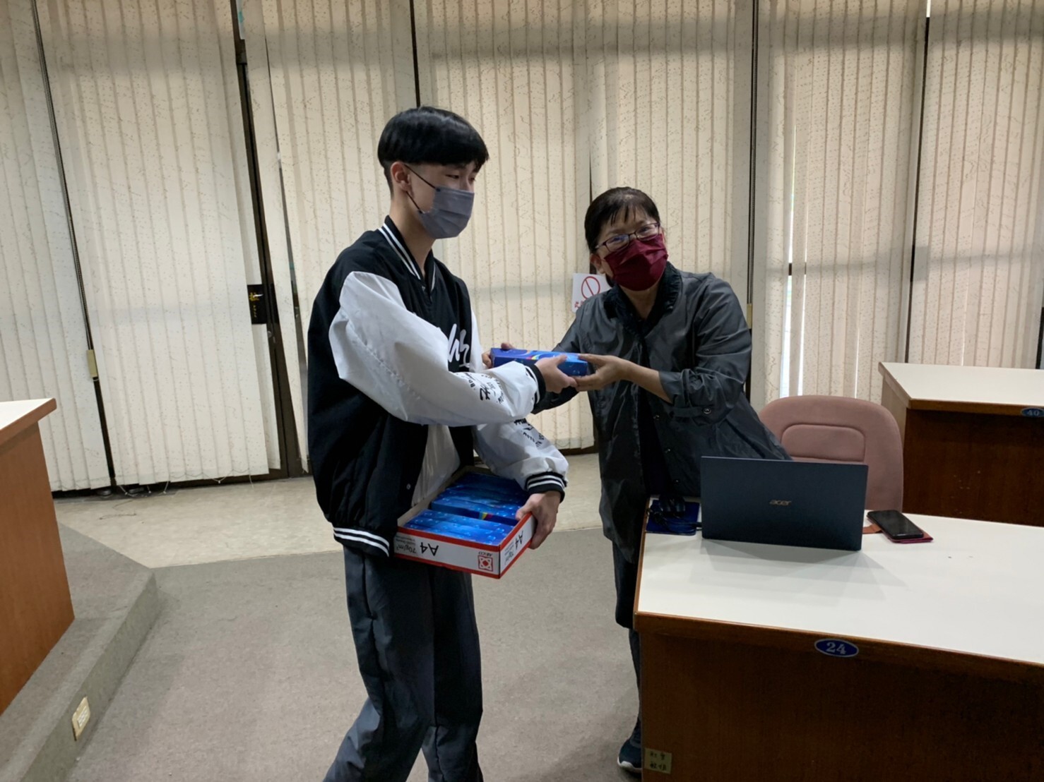 111學年度第二學期 餐飲衛生講座1Image
