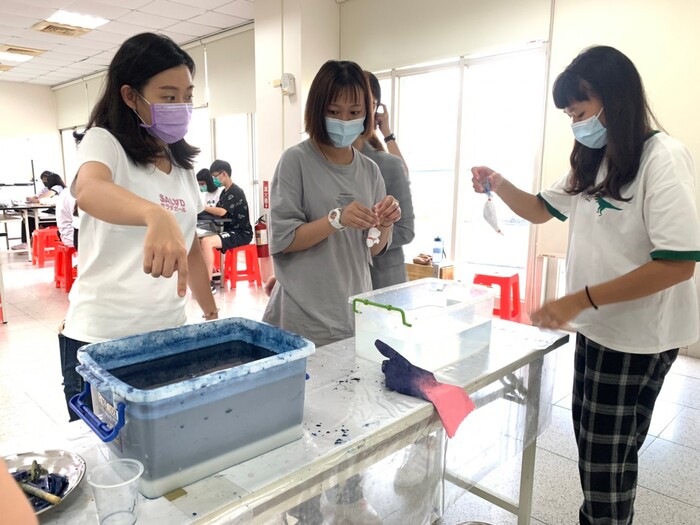 110 First Semester of Academic Year 110 - 110 Academic Affairs Characteristic Theme Project - New Dyeing Machine 110/11/04 (Thu)Image