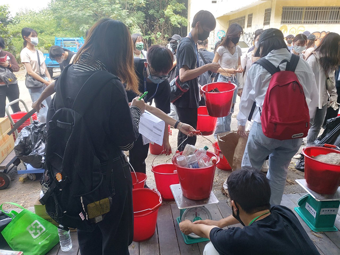 111 First Semester of Academic Year 111 Love the Sea and Protect the Clean Beach Activity 111/10/15(Sat)Image