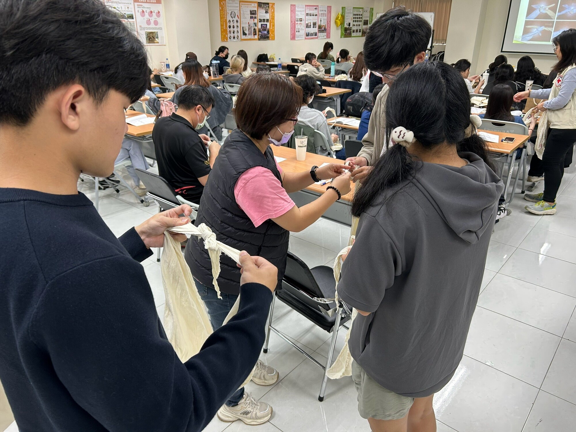 113-2基本救命術訓練圖片