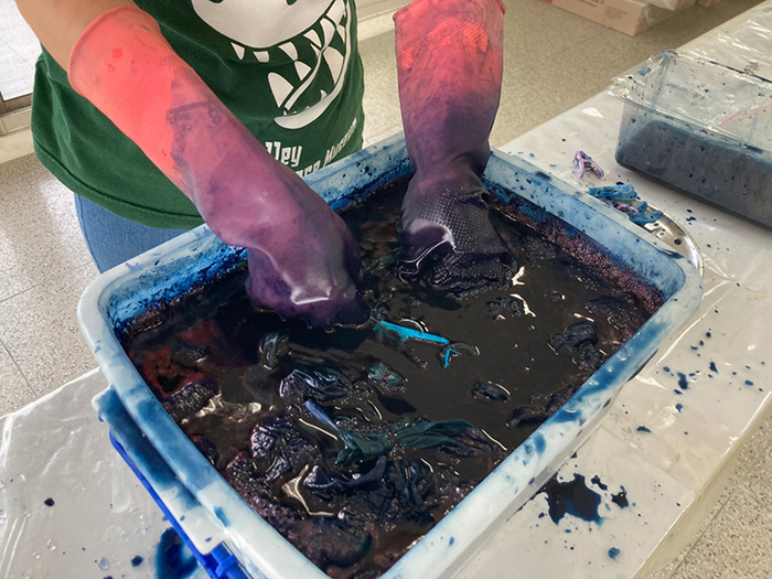 First Semester of Academic Year 110 - 110 Academic Affairs Featured Theme Project - Dyeing Fabric Thoughts 110/10/26 (II)Image