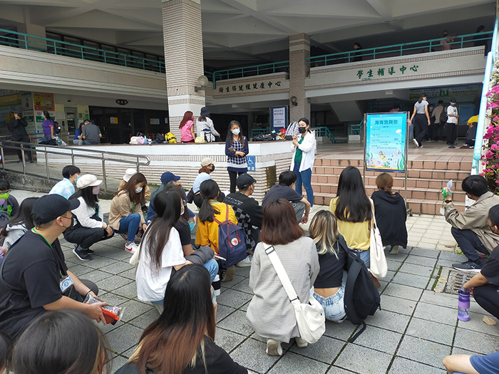 Semester 2, Academic Year 110, Seminar 111/03/21(Mon), Beach Cleaning Activity 111/03/26(Sat)Image
