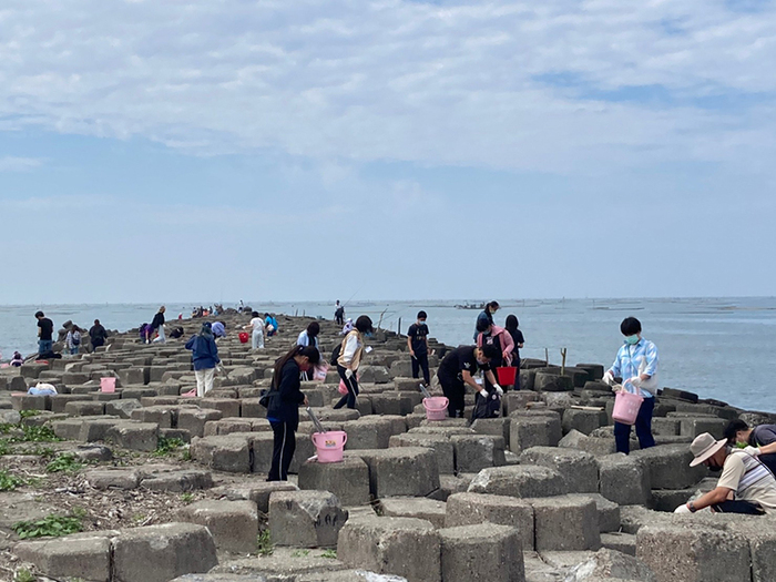 Semester 2, Academic Year 110, Seminar 111/03/21(Mon), Beach Cleaning Activity 111/03/26(Sat)Image