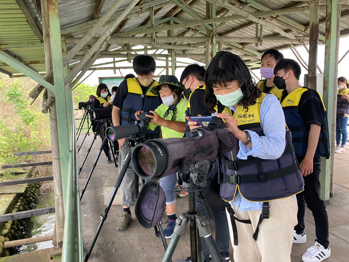 Semester 2, Academic Year 110, Seminar 111/03/21(Mon), Beach Cleaning Activity 111/03/26(Sat)Image