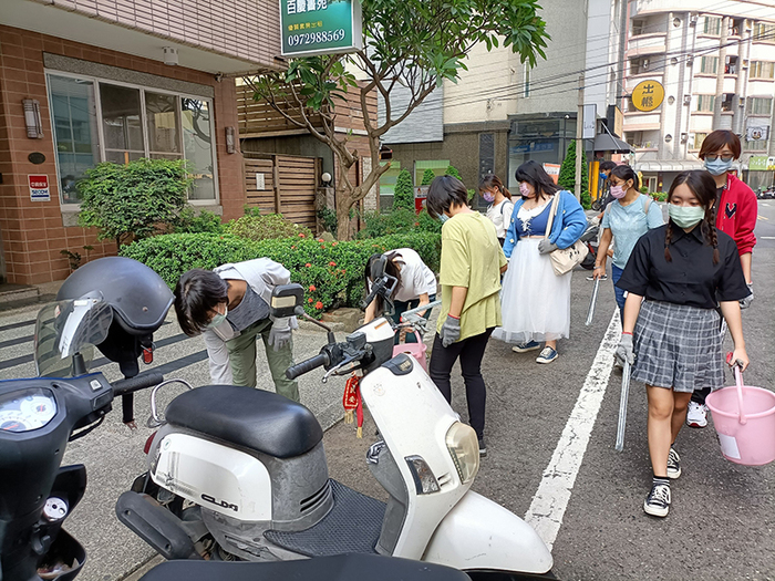 110 First Semester of Academic Year 110 Valuing and Protecting the Green Home (2) 110/10/29(Fri)Image