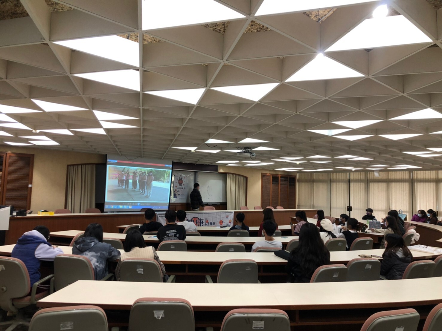 111 Academic Year First Semester Health Volunteer Report 3 (111.12.21)Image