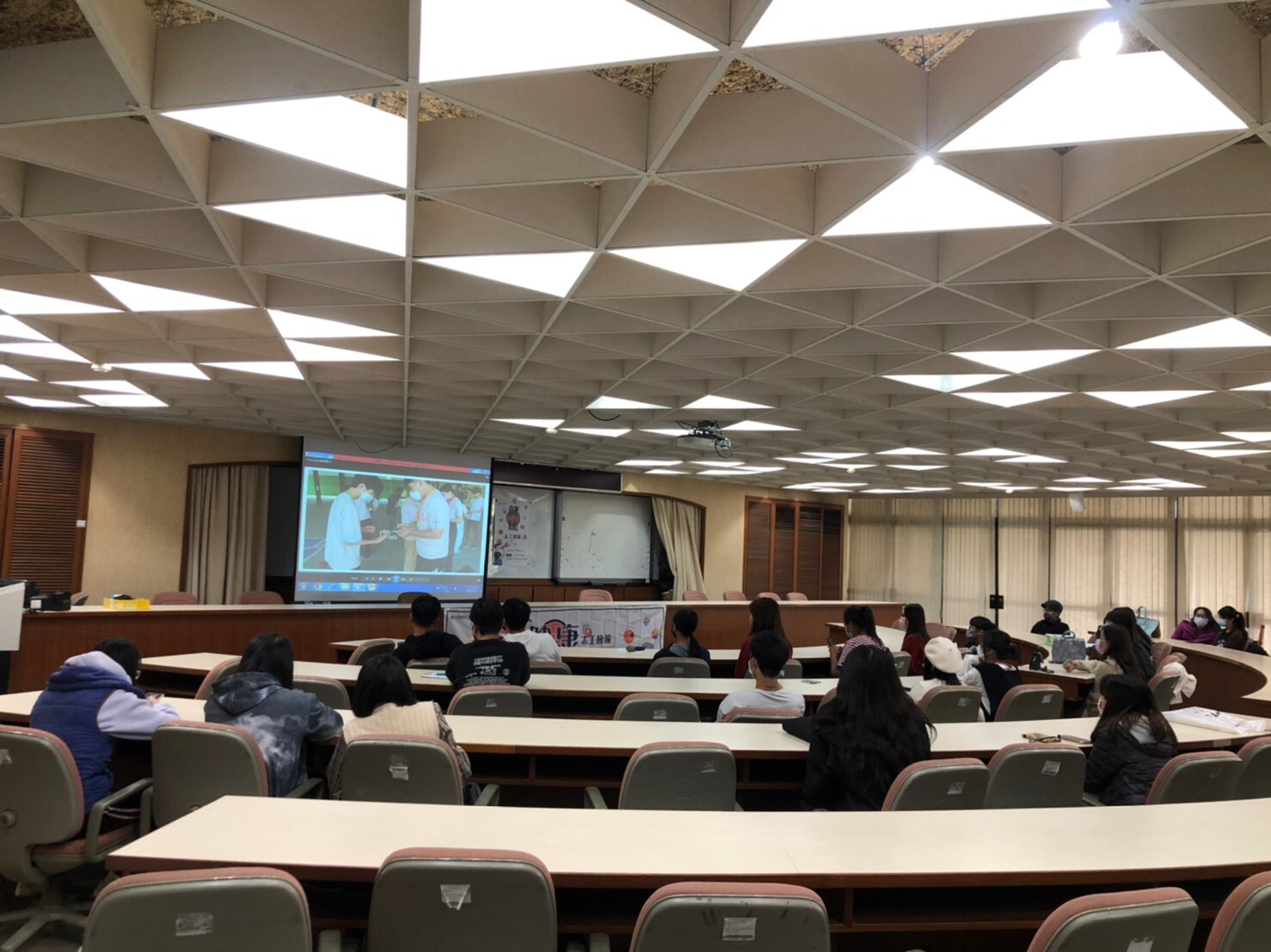 111 Academic Year First Semester Health Volunteer Report 3 (111.12.21)Image