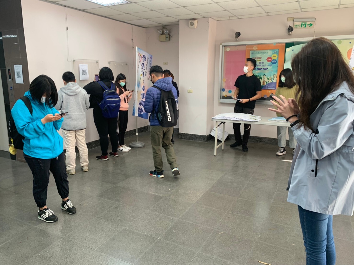 The second semester of the 109 school year Jiale officer education study (posture, dengue fever, sex education, tuberculosis, smoking and drug advocacy)Image